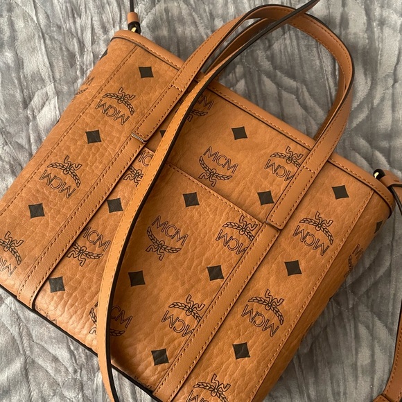 🍒 MCM Toni Mini Visetos Shopper Tote Cognac NWT - Picture 4 of 16